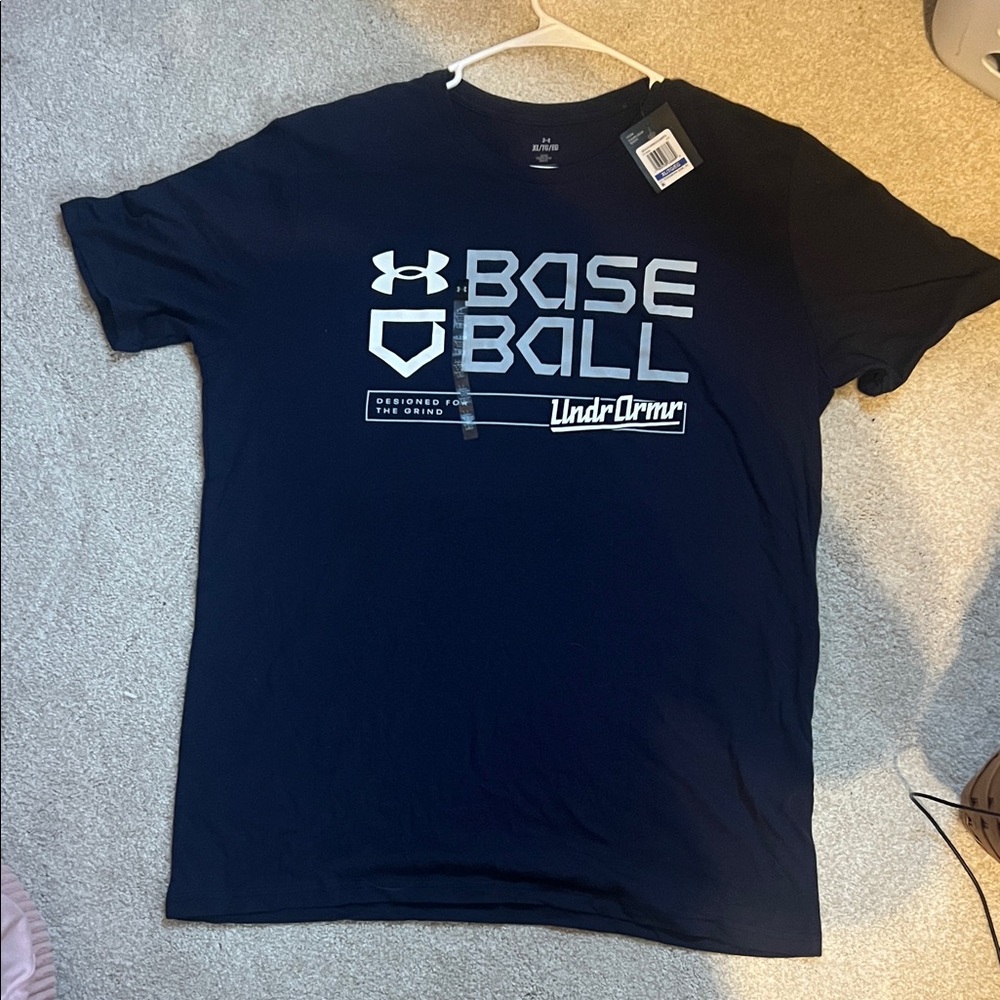 Under Armour men’s baseball tshirt